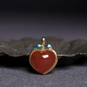 18K冰红南红心形吊坠