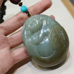 山料和田糖白玉福佛相伴手把件