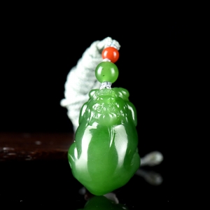 山料和田碧玉貔貅吊坠