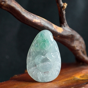 糯冰种飘翠翡翠八方来财吊坠