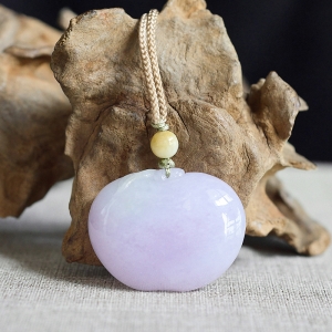 糯冰种春带彩翡翠苹果吊坠