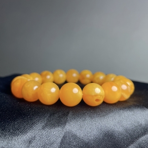 鸡油黄蜜蜡圆珠手串