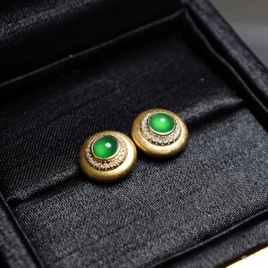 18K冰种阳绿翡翠耳钉