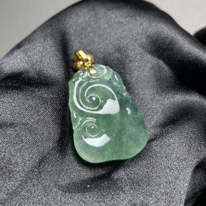 18K冰种蓝绿翡翠如意吊坠