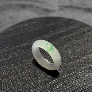 糯冰种飘翠翡翠指环