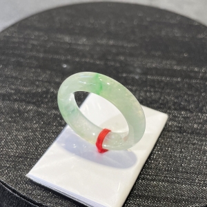 糯冰种飘翠翡翠指环