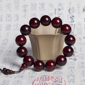 18mm半星鸡血红小叶紫檀单圈手串