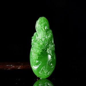 山料和田碧玉阳绿苍龙吊坠