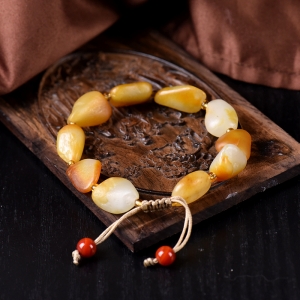 籽料和田玉原石手绳