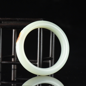 56mm籽料和田白玉荷花手镯