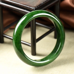 61.5mm山料和田碧玉手镯