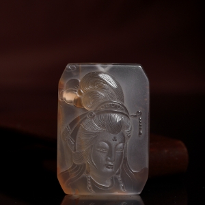 冰飘料南红仕女吊坠