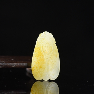 籽料和田白玉一鸣惊人吊坠