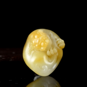 籽料和田玉貔貅吊坠