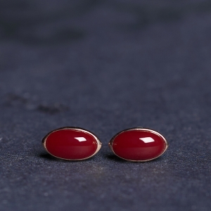 18K阿卡牛血红珊瑚耳钉