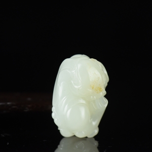 籽料和田白玉貔貅吊坠