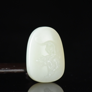 山料和田白玉老虎吊坠