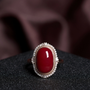 18K阿卡牛血红珊瑚戒指