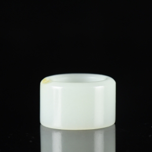 籽料和田白玉扳指