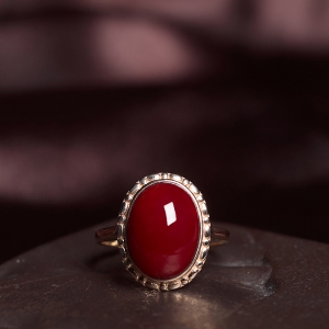 18K阿卡牛血红珊瑚戒指