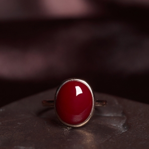 18K阿卡牛血红珊瑚戒指