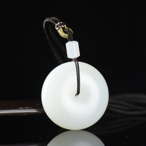 籽料和田白玉平安扣吊坠