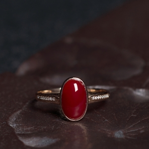 18K阿卡牛血红珊瑚戒指