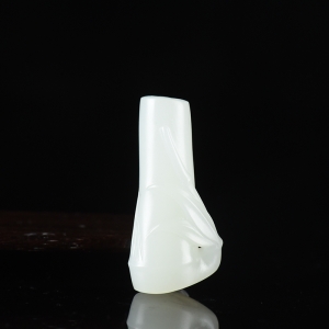 籽料和田白玉节节高吊坠