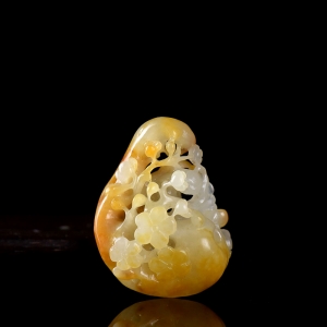 籽料和田白玉喜上眉梢吊坠