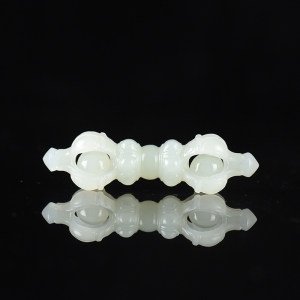 籽料和田白玉金刚杵吊坠