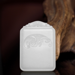 山料和田白玉仿古龙吊坠