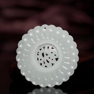 山料和田白玉时来运转吊坠