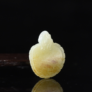 籽料和田白玉龙龟吊坠