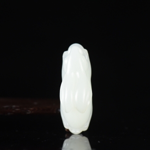 籽料和田白玉兔子吊坠