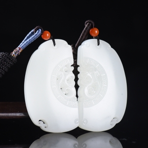 籽料和田白玉龙凤吊坠（二件）