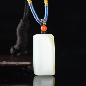 籽料和田白玉无事牌吊坠