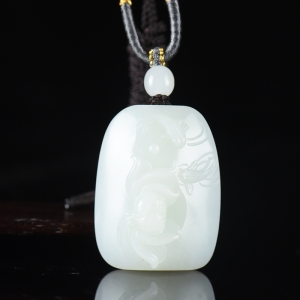 籽料和田白玉荷花吊坠