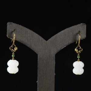 18K籽料和田白玉并蒂莲耳坠