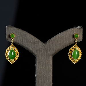 18K山料和田碧玉猫眼耳坠