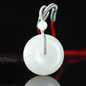 籽料和田白玉平安扣吊坠