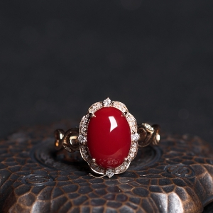 18K阿卡牛血红珊瑚戒指