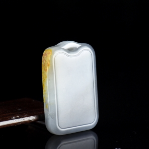 籽料和田玉青花无事牌吊坠