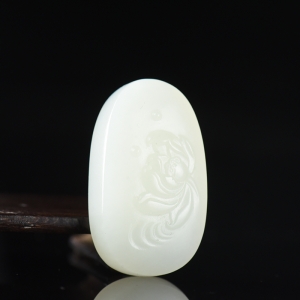 籽料和田白玉荷花吊坠