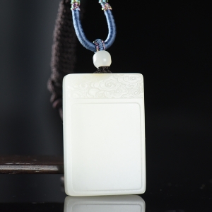 籽料和田白玉无事牌吊坠