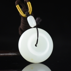 籽料和田白玉平安扣吊坠