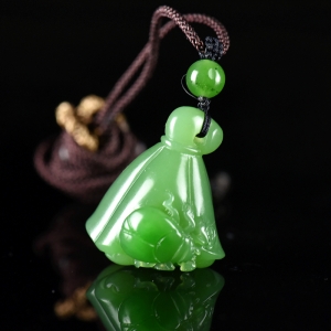 山料和田碧玉莲蓬吊坠