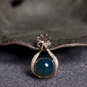 18K天空蓝多米蓝珀吊坠