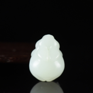 籽料和田白玉兔子吊坠