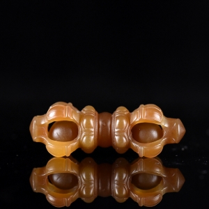 山料和田糖玉金刚杵吊坠