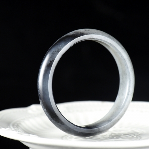 54.5mm籽料和田玉青花手镯